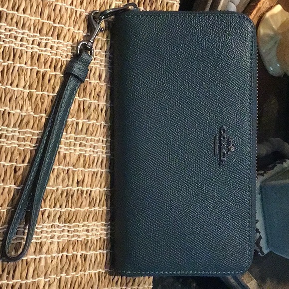 Coach Handbags - Coach Zipper Wristlet Wallet NWOT and COA